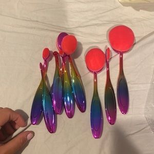 Oval make up brushes